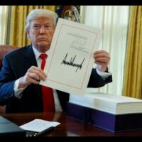 Trump ISSUES EXECUTIVE ORDERS REVERSING 4 YEARS OF DEMOCRATIC PARTY POLICIES in One Day