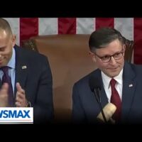 WATCH: Mike Johnson receives Speaker’s gavel from Hakeem Jeffries